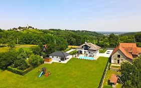 Chill Hill House